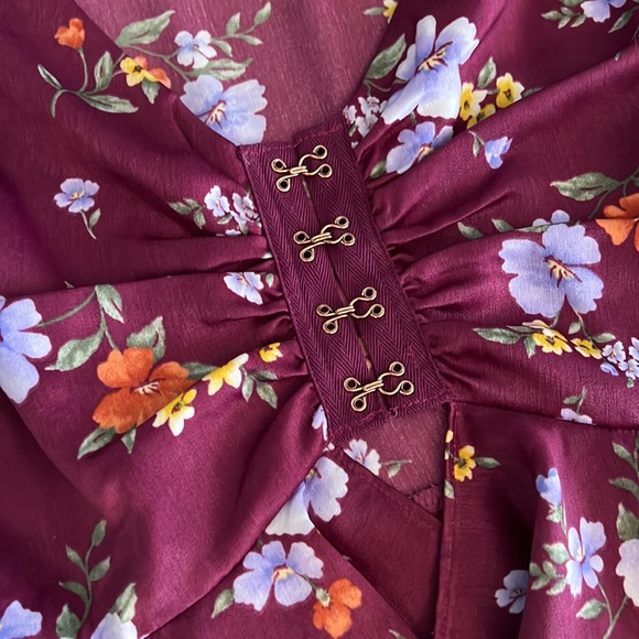 Purple floral crop hook and eye crop top forever 21 - Picture 2 of 6